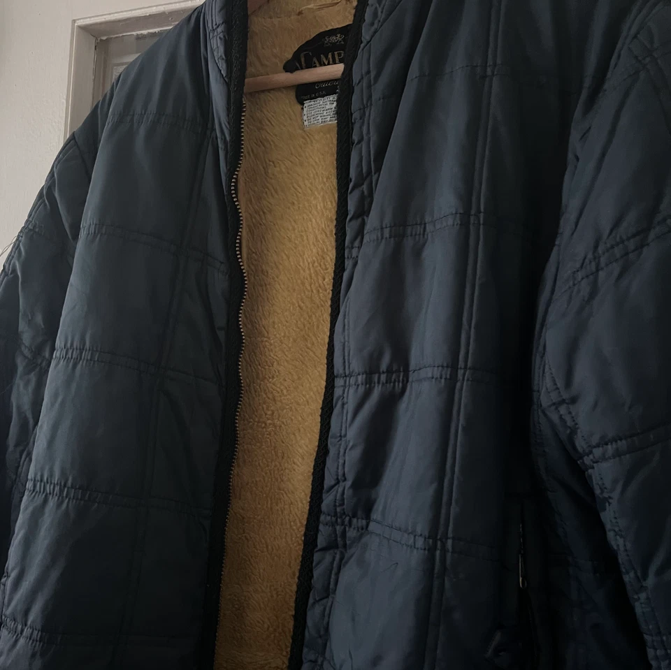 Chaqueta acolchada Campus azul marino vintage años 60 garra cremallera empaquetable capucha forrada de piel amarilla Foto 3 de 4