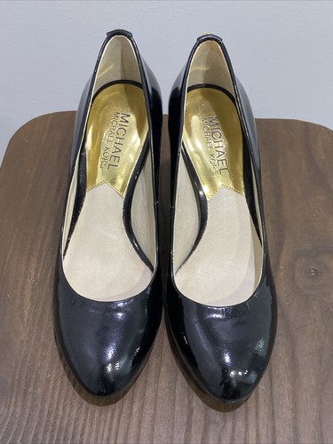 Zapatos de tacón alto Michael Kors negros con punta cerrada acento dorado negocios para mujer talla 5 - Imagen 3 de 10