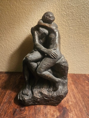 The Kissing Statue 1961 By Austin Sculptures Vintage Bronze Sculpture - 第 1/13 張圖片