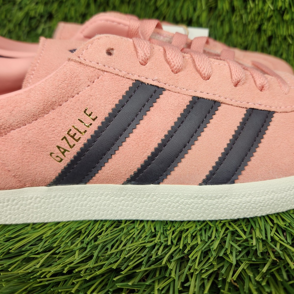 Adidas Gazelle Originals Mens Pink Suede, Black Stripes  display picture 1