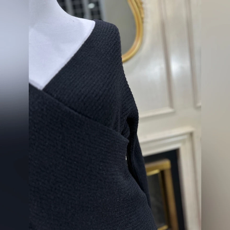 Suéter Express Negro Envolvente Talla M | Pullover Cruzado Tejido Acanalado Manga Larga Foto 2 de 4