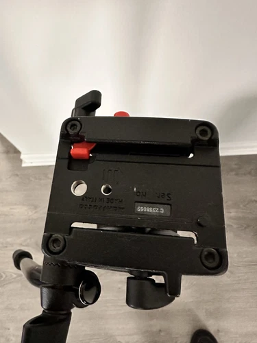 Manfrotto 561B Tripod Head For HDV Fluid Video - Picture 5 of 13