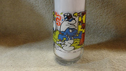 8 Vintage Smurf Glasses - Picture 7 of 8