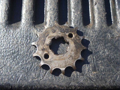 OEM Yamaha TW200 TW 200 TW200D Trailway Front Countershaft Sprocket