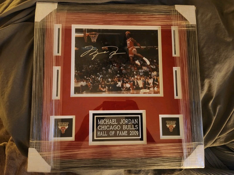 BULLS MICHAEL JORDAN SIGNED 8x10 GATORADE SLAM DUNK PHOTO UPPER DECK COA