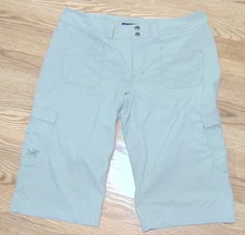 Arcteryx Shorts Women 12 Khaki Rampart Cargo 15" Inseam Trail Trek Nylon Stretch