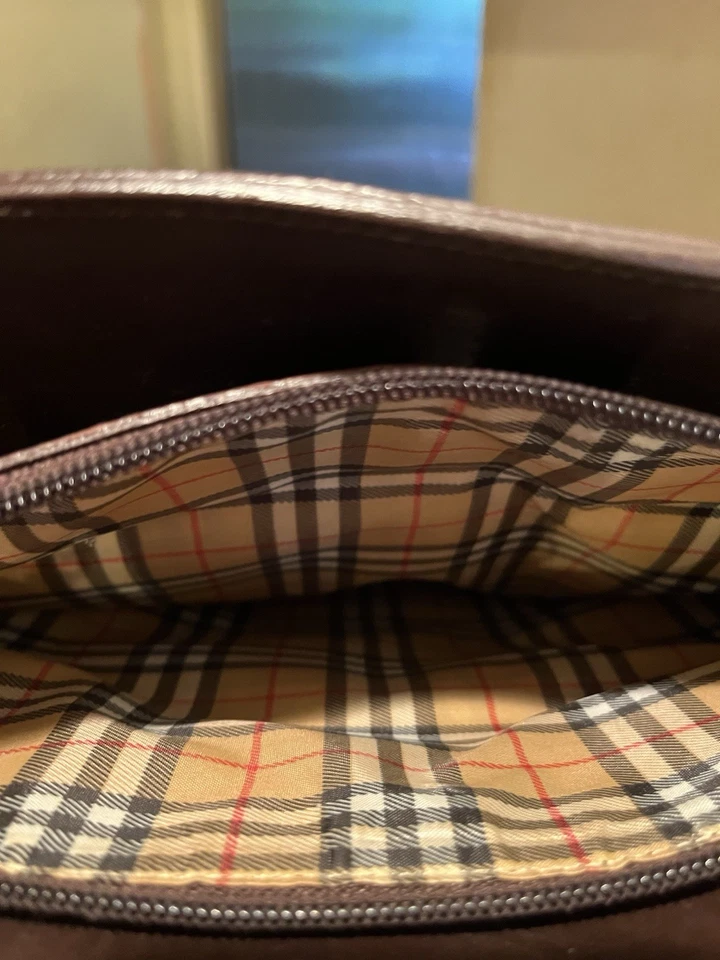 Bolso de cuero y cordero persa MAXX New York para mujer Foto 4 de 4