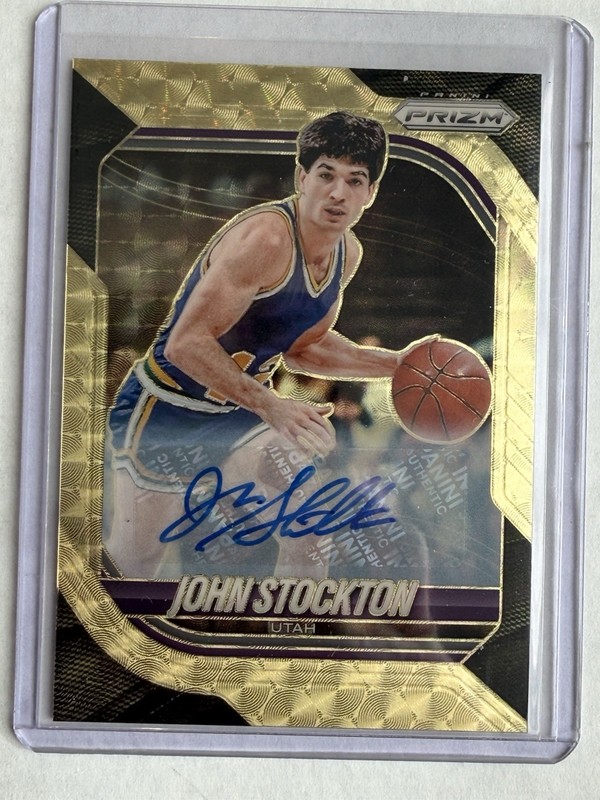 2025-26 PRIZM JOHN STOCKTON GOLD VINYL FOTL  AUTO  2/5 #158