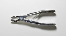 DENTAL EXTRACTING FORCEPS #D MINI PETITE PEDODONTIC STAINLESS STEEL 