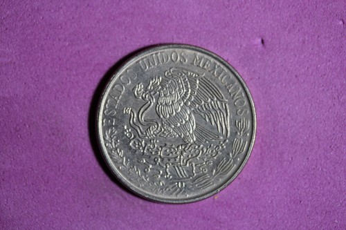 1977 Mo Mexico 50 Centavos Copper-Nickel Coin #M23062 - Picture 2 of 2