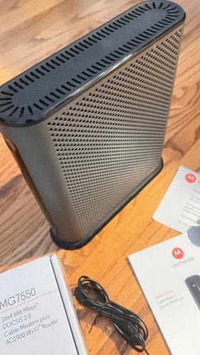 Motorola MG7550 16x4 High Speed Cable Modem - Black - Zdjęcie 3 z 10