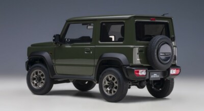 78509 AUTOart 1:18 Suzuki Jimny Sheller JB74 Moss Green model car