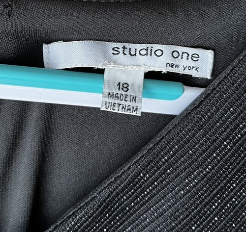 Studio One New York Etuikleid Schwarz Größe 18 Kurzarm Nieten Taille Neu mit Etikett - Bild 5 von 5