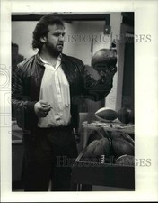 1987 Press Photo Bob Golic-football player - cvb52385
