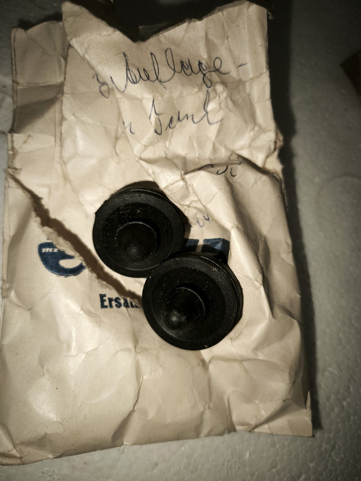 DDR NOS Auflagestopfen Kraftstoffbehälter Rahmen MZ ETZ125  150 250  251 301 K3