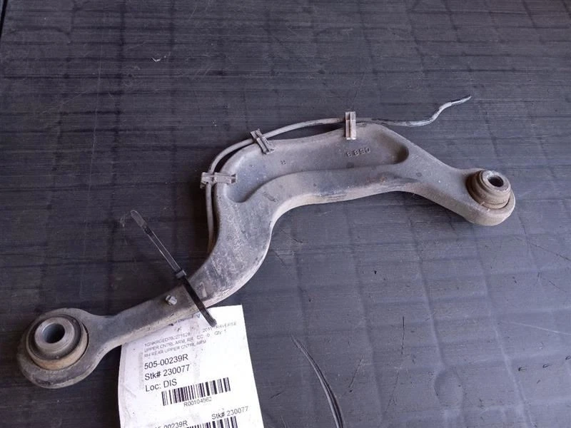 Passenger Upper Control Arm Rear VIN J 11th Digit 07-17 GMC Acadia 23347603 Foto 2 de 4