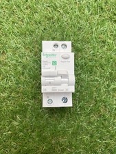 1 disjoncteur différentiel Rési9 Schneider 6A 30mA courbe C type AC R9D32206