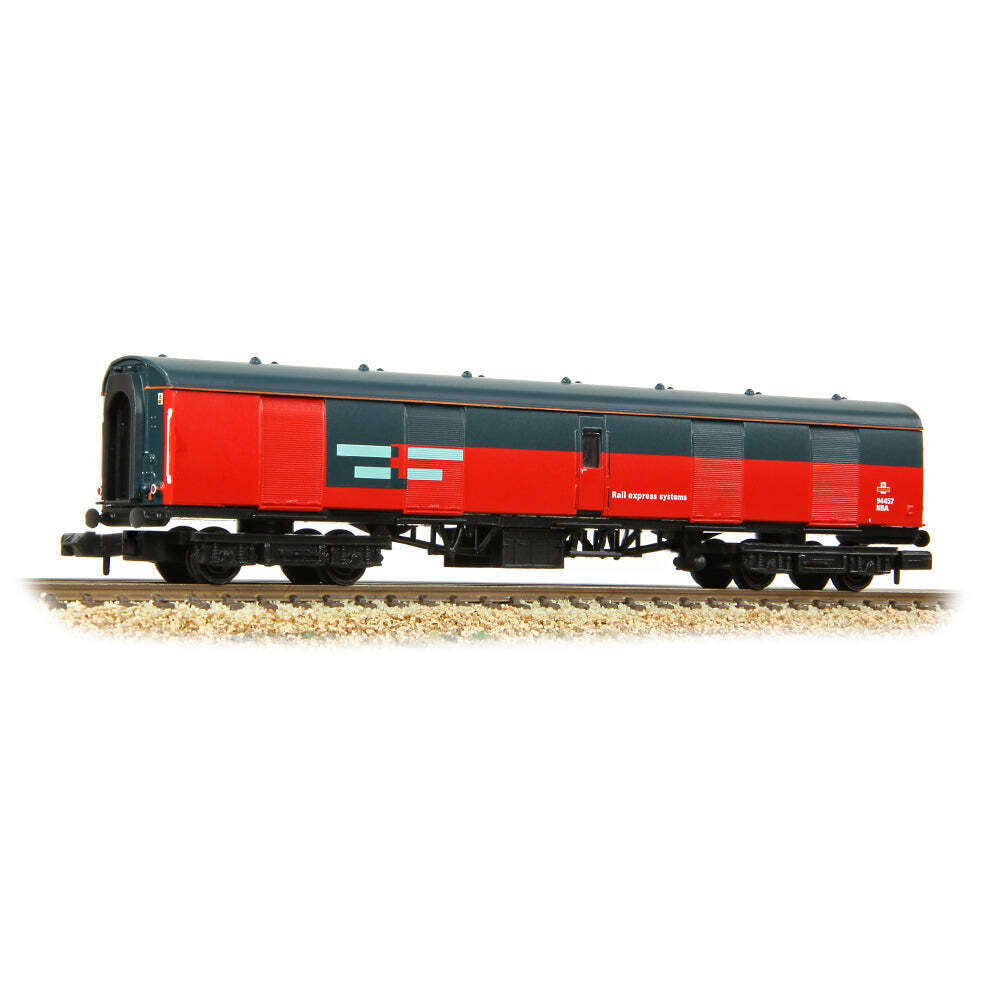 Graham Farish 374-776B N Gauge BR Mk1 NBA BG Coach Rail Exp. Sys. (Royal Mail)