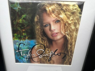 2006 Taylor Swift Signed ORIGINAL LYRICS Self-Titled Debut CD