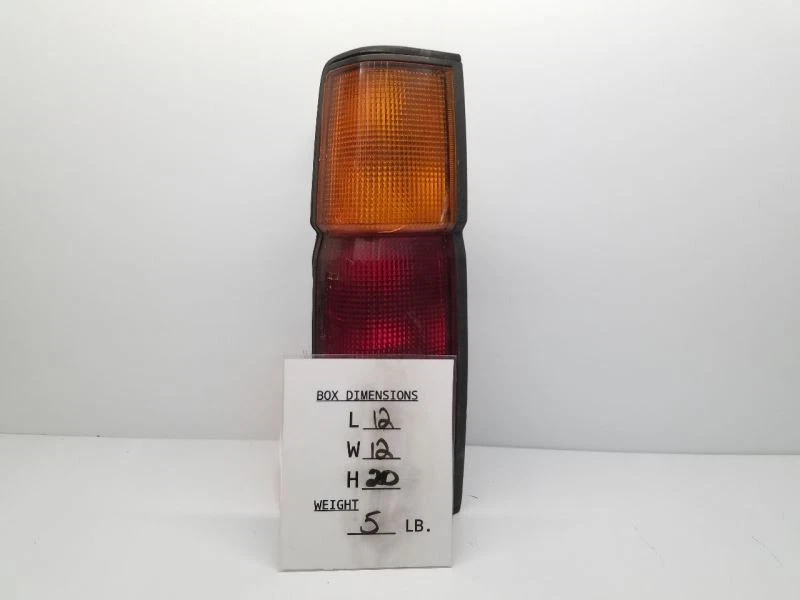 Cuarto de luz trasera del conductor montado en panel para camioneta Nissan 86-97 4243 Foto 3 de 4