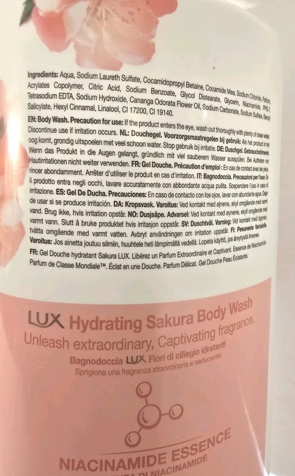 Lux Hidratante Sakura Delicada Fragancia Esencia de Niacinamida, 33.8 fl oz. Foto 4 de 4