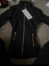 Lululemon Women  s Black Size S Nylon Full Zip Jacket w/ Zipped Pockets