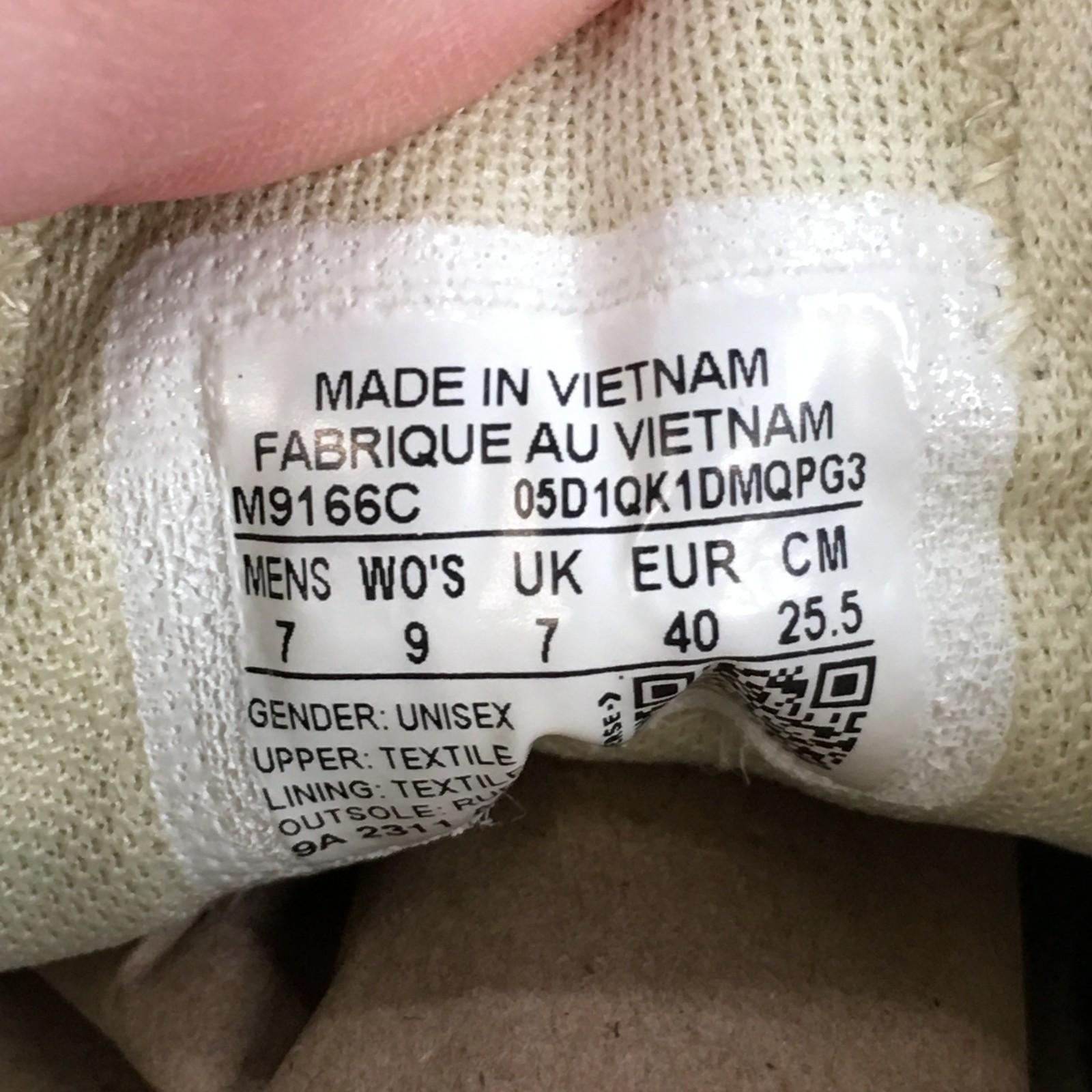 Converse Chuck Taylor All Star Shoes Mens 7 Womens 9 Low Sneakers M9166C Black thumbnail 16