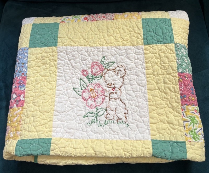 VTG Handmade Feed Sack Yellow w/Green Trim Embroidered Animal Baby Quilt 54x42