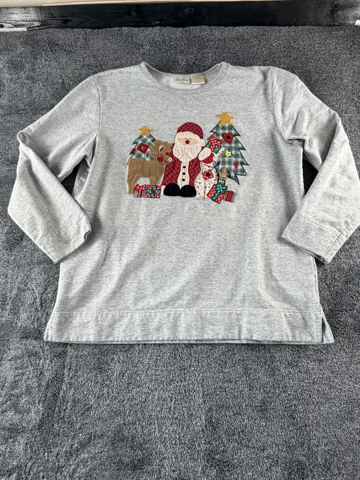 Women’s Bobbie Brooks Christmas Crewneck Large- Read
