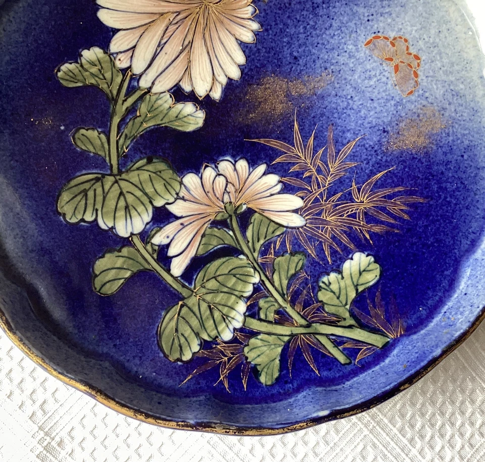 Cuenco de porcelana japonés Fukagawa Koransha de la era Meiji, crisantemo azul cobalto Foto 4 de 4