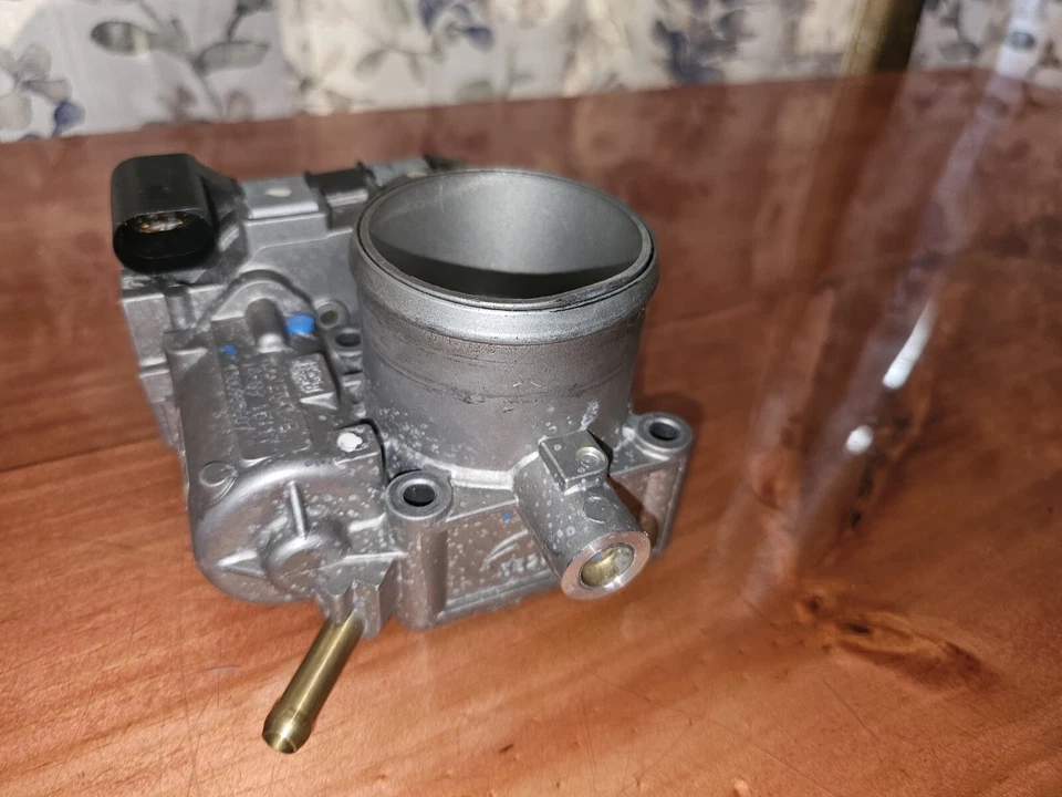 Cuerpo del acelerador de inyección de combustible OEM 55254306 55223625 apto para Fiat Palio Punto Argo Foto 2 de 4