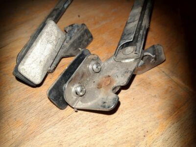 DDR-Originalteil: Aussteller Verchromt Für Wohnwagen – Scheibenhalter JEEP Fenster DDR-Originalteil: Aussteller Verchromt Für Wohnwagen – Scheibenhalter JEEP Fenster
