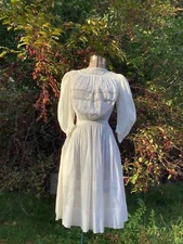 Vintage  Antique 1900’s Fine Lawn Dress 32-22-50 unworn? Child /Petite Woman