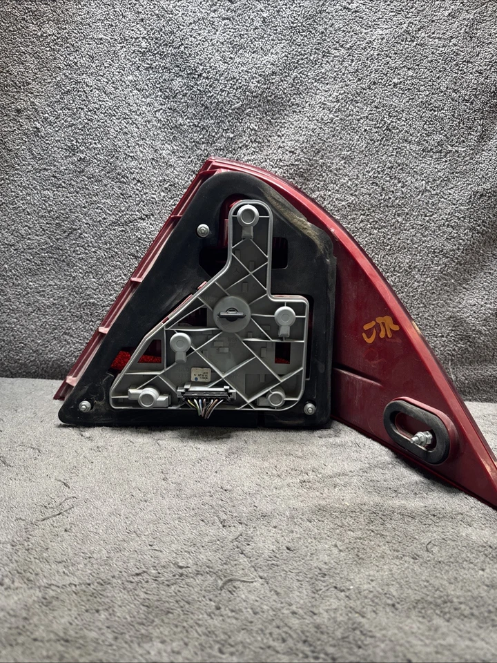 2005-2007 Mercedes-Benz C 230 W203 C-Class Left Driver Side Tail Light R5748 - Image 3 of 4