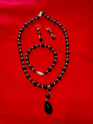 NICE BLACK ONYX BEADED NECKLACE/BRACELET/EARRINGS JEWELRY  10k FISHHOOK CLASPS