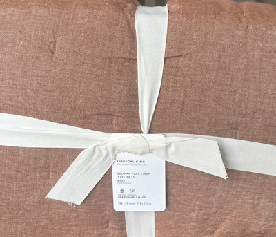 New~Pottery Barn~Linen Tufted Quilt~King~Brick