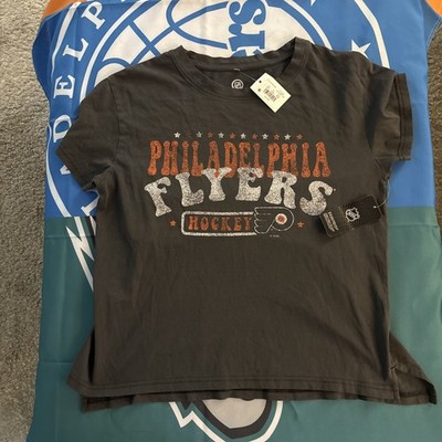 NWT Women s Small 4/6 Philadelphia Flyers NHL Brand Short Sleeve Tee