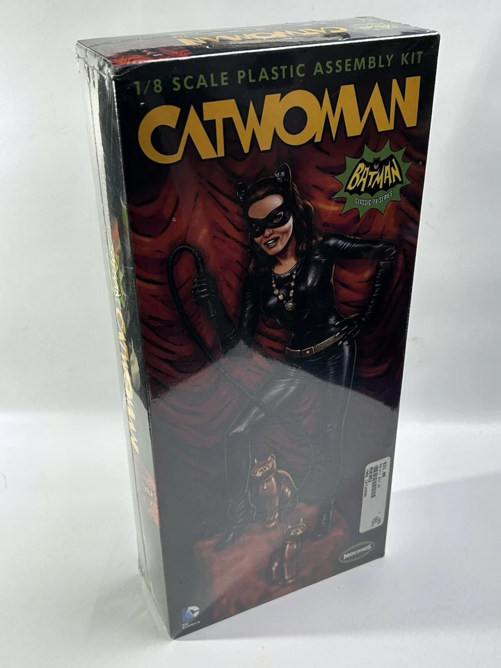1/8 Moebius 1966 Batman TV Series Catwoman Plastic Model Kit SEALED NEW - Image 3 of 3