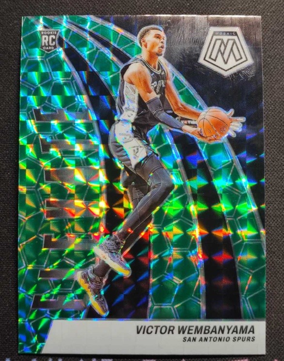 Victor Wembanyama 2023-24 Panini Mosaic RC Elevate Green #18