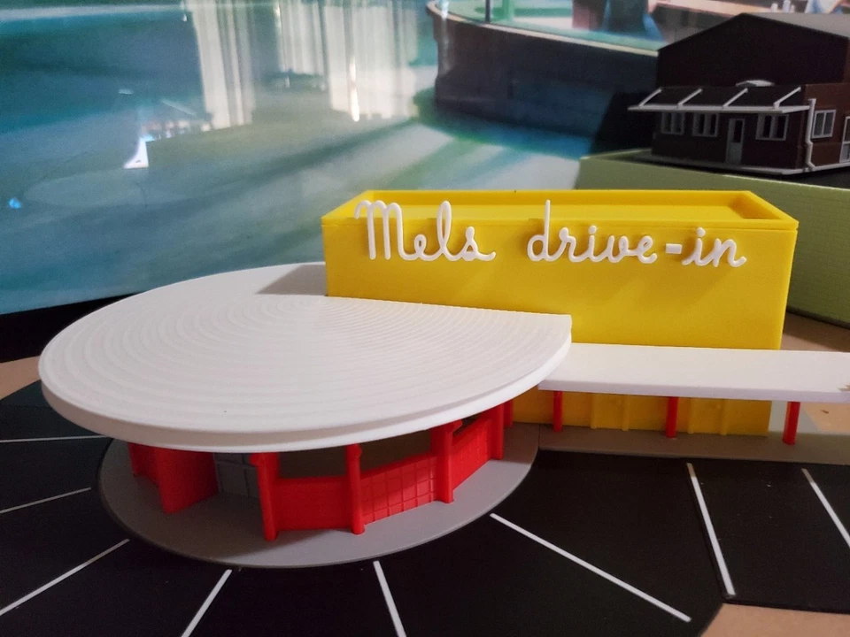 MELS DRIVE IN S SCALE BUILDING-DIORAMA - Image 4 of 4