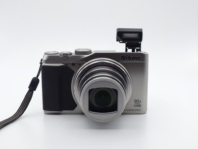 Nikon Coolpix S9900 Silber-Kompakt Digitalkamera Getestet, Super, Art.#563   