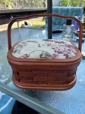 Sewing VTG Weaved Sewing Basket With Padded Lid, Handle & Insert 