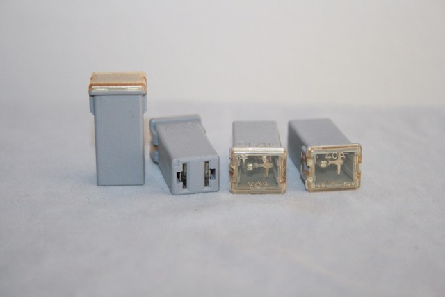 Предохранитель jcase 40a