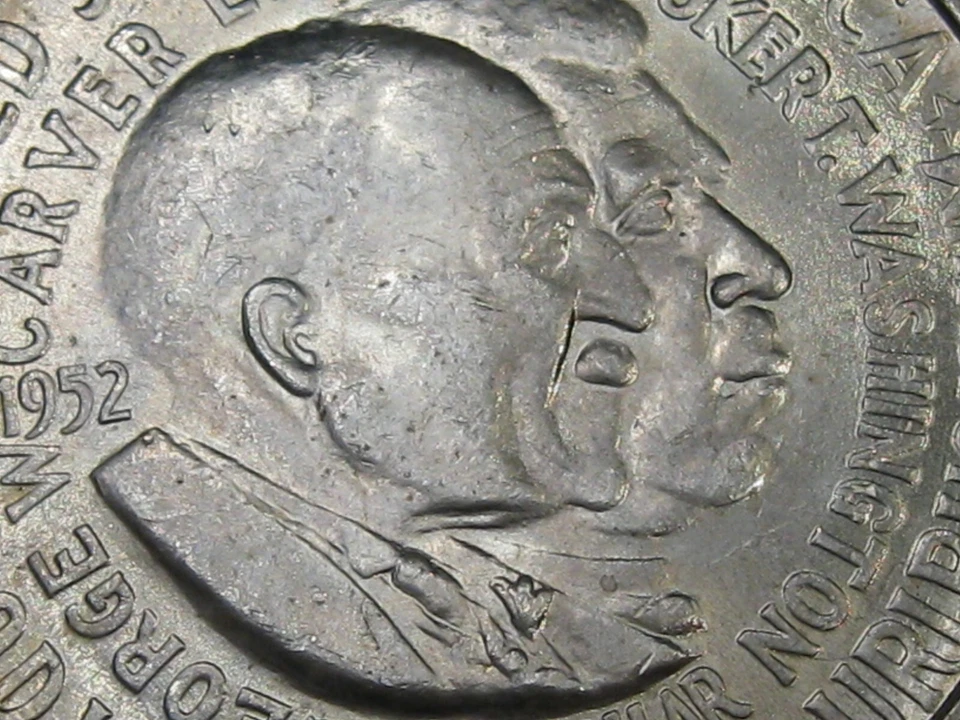 1952 Washington-Carver Commemorative Half Dollar. #24 - Image 2 of 4