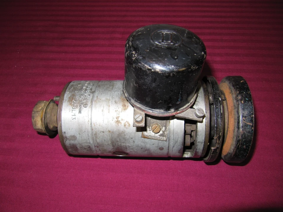 Bosch Porsche 356 PreA 1954 VW generador LJ/REF160/6/2500L13 y regulador redondo Foto 2 de 4