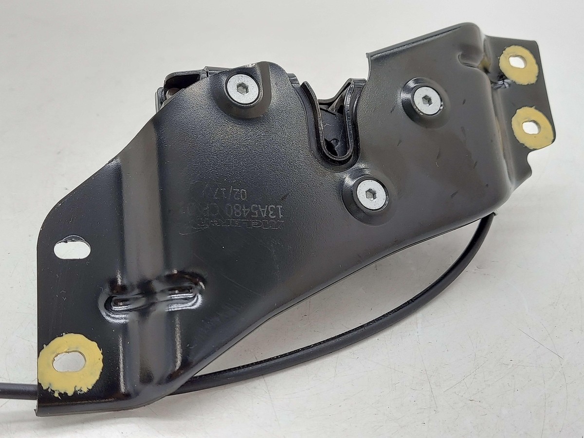 2017 McLaren 570S Front Right Door Latch | 11A8745CP 13A5480CP | OE