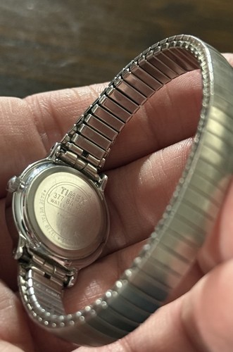 Timex 377 BA CELL Silver Quartz Analog Women's Watch Stainless Steel - Picture 2 of 2