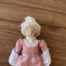 Dollshouse Miniature Lady 1/12th Scale Porcelain Doll