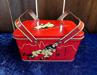 VINTAGE 1930'S DECOWARE PAINTED METAL FOOTBALL SPORTS THEMED LUNCH BOX. NMNT!