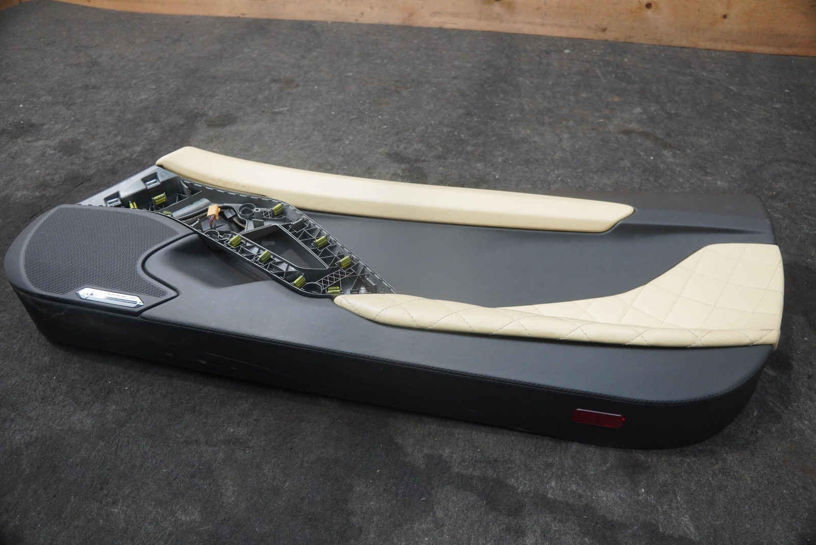Right Interior Door Trim Panel 471867006B Lamborghini Aventador Roadster 2015